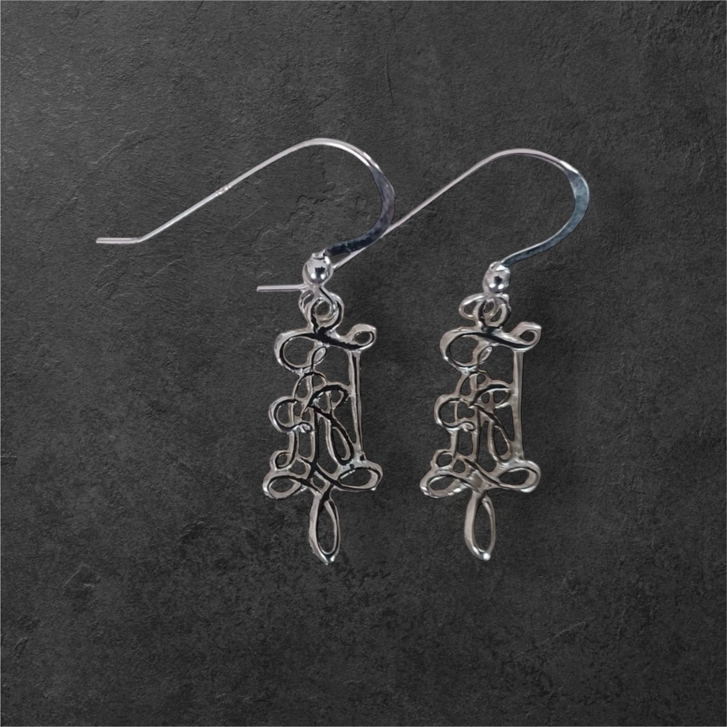 Amicitia | Small Tsirkel Earrings - 925 Sterling Silver