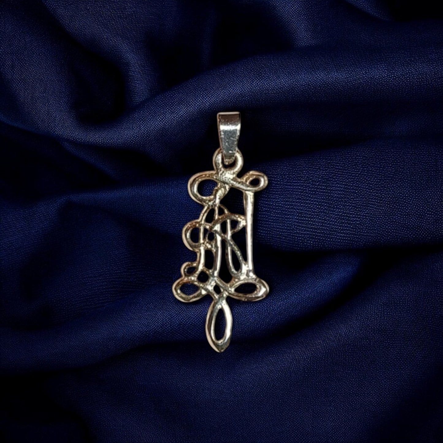 Amicitia | Small Tsirkel Pendant - 925 Sterling Silver